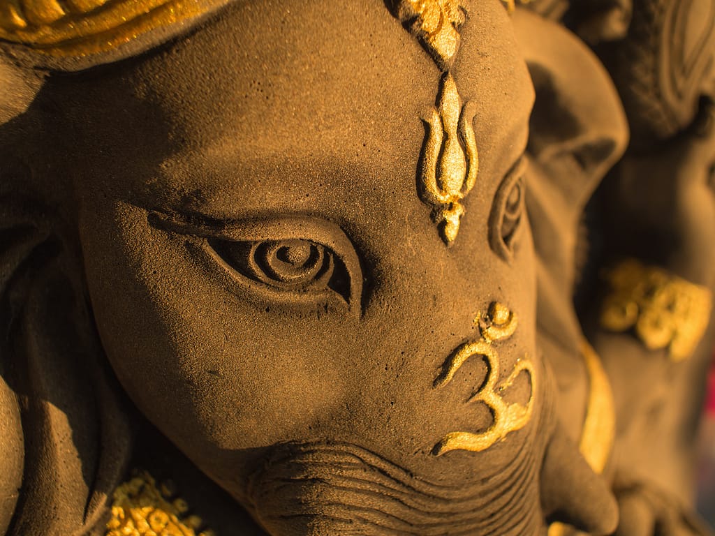 Eye of Ganesh Statue with Mercy